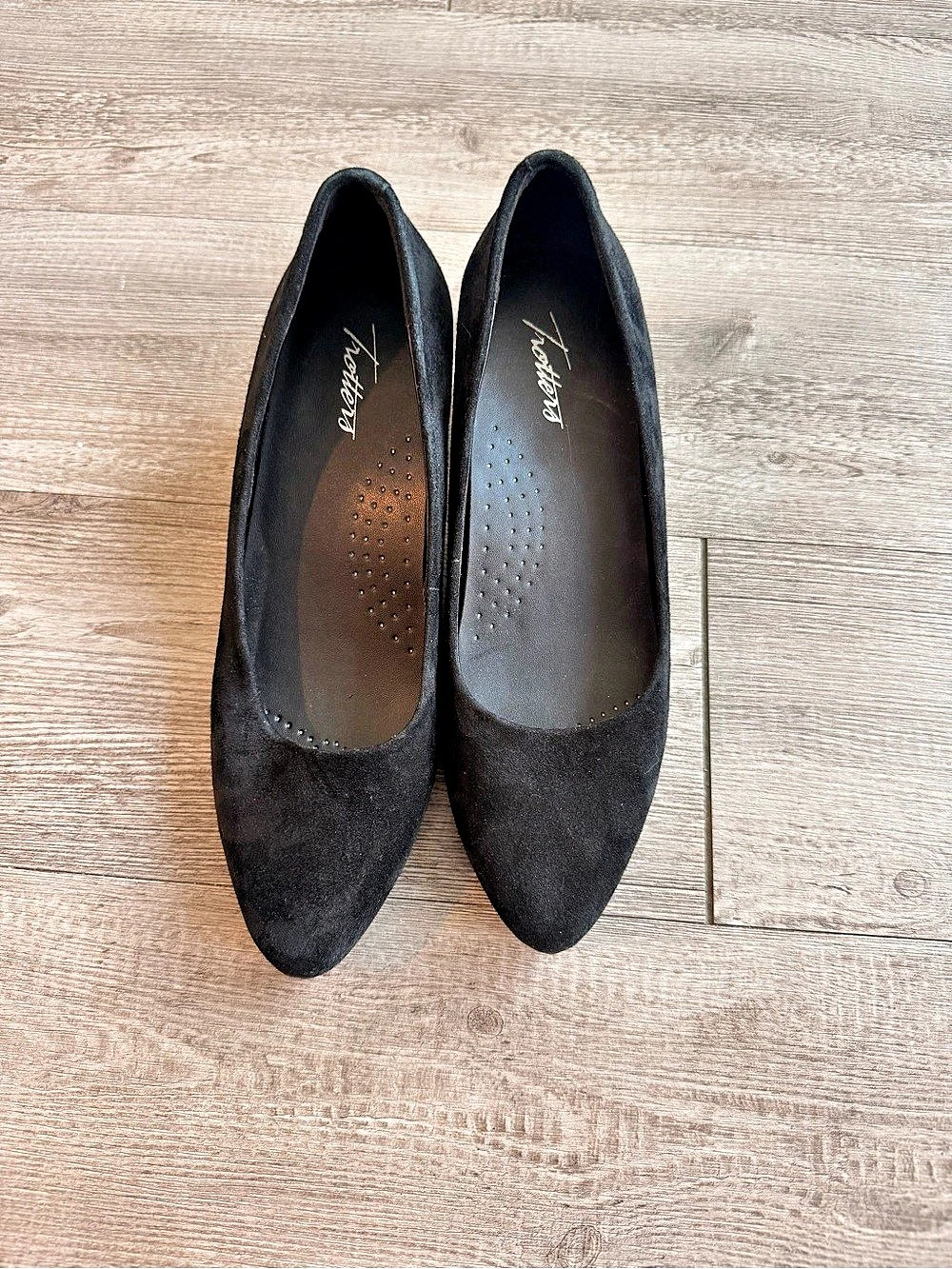 7.5 Trotters Black Heel Pump